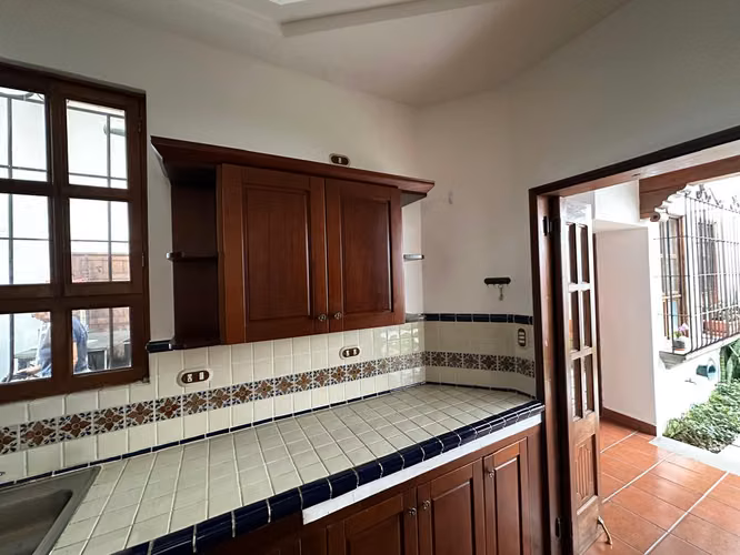 Renta de Casa en Antigua Guatemala a 600m de Iglesia El Calvario | Dentro de condominio en Antigua