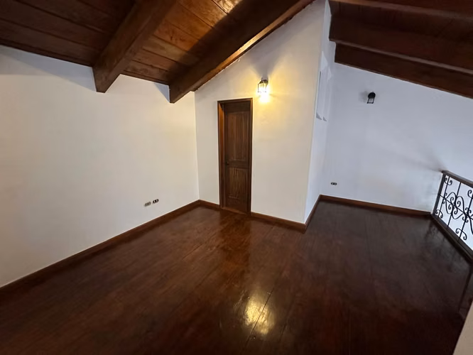 Renta de Casa en Antigua Guatemala a 600m de Iglesia El Calvario | Dentro de condominio en Antigua