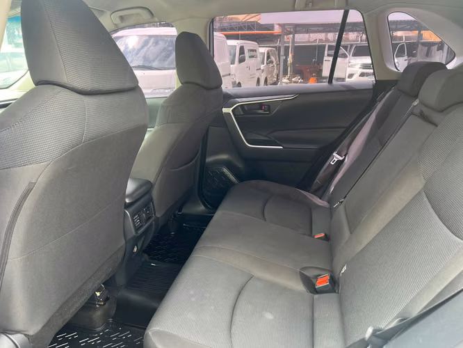 VENDO TOYOTA RAV4 2023 4X4 DE AGENCIA 