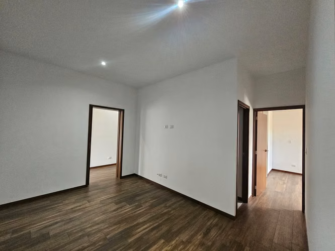 APARTAMENTO EN ALQUILER  CON BALCON - CASA ACUEDUCTO ZONA 10 - Miniatura 5