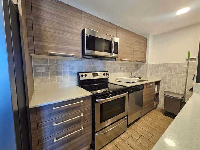 APARTAMENTO AMPLIO AMUEBLADO EN ALQUILER EN Z.10 - EDIFICIO FERRARA - Miniatura 5