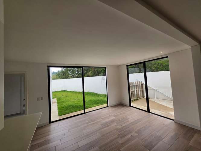 LINDA CASA EN VENTA EN PORTAL DEL BOSQUE IV,  CON BALCON - Imagen 3