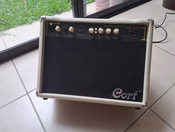 Amplificador Acustico Cort AF30