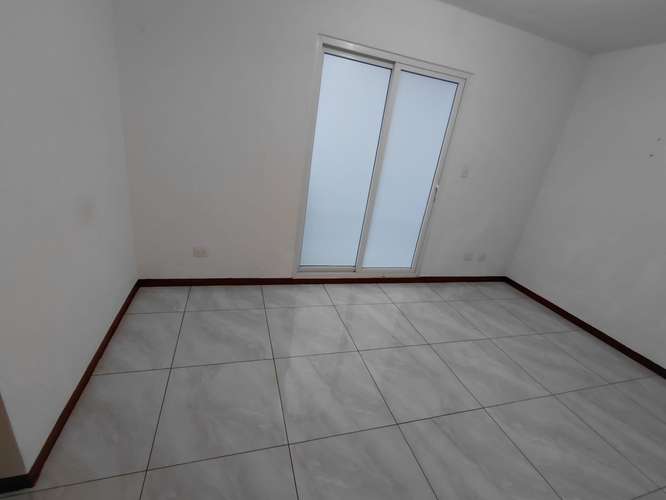Alquiler de Apartamento en 1er nivel  - Imagen 2