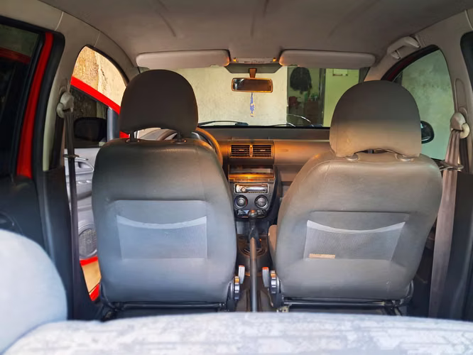VOLKSWAGEN FOX SPORT HACHBACK RREECONOMICO NADA QUE INVERTIRLE AIRE ACONDICIONADO AL 100%