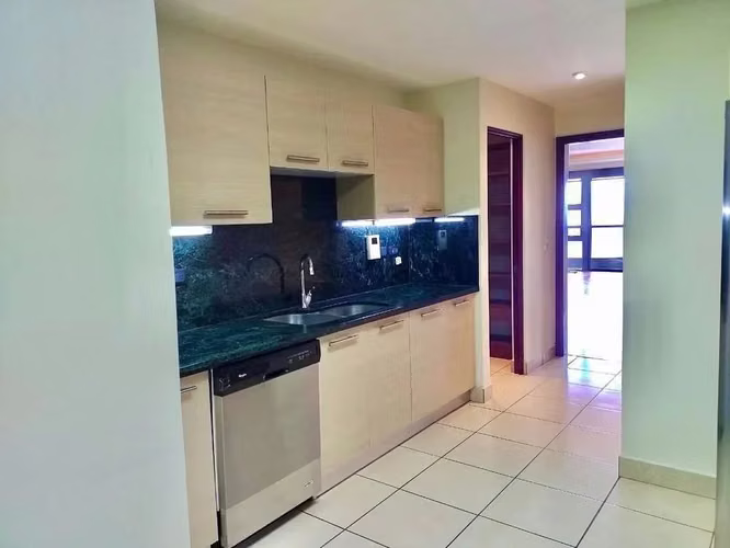 RENTA DE APARTAMENTO AMPLIO EN EDIFICIO SAN PATRICIO, ZONA 14 - Miniatura 3