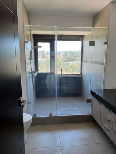 LOFT DE 2 NIVELES EN RENTA – VIU CAYALÁ, ZONA 16 | 2 HABITACIONES + SALA FAMILIAR, PRECIOSA VISTA A LA CIUDAD | PV - Imagen 2