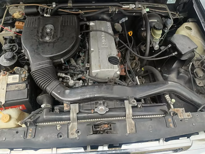 NISSAN HARDBODY KING CAB
