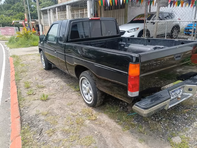 NISSAN HARDBODY KING CAB