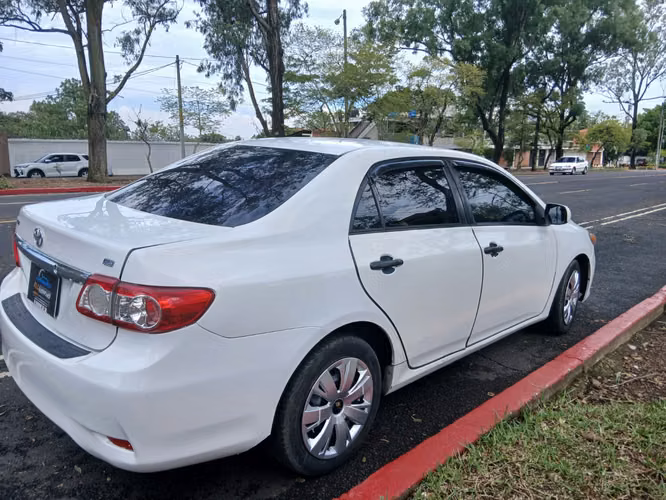 Toyota Corolla LE 2012 nunca chocado todas sus bolsas importado california - Imagen 4