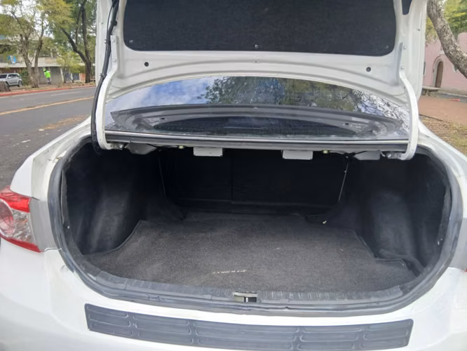 Toyota Corolla LE 2012 nunca chocado todas sus bolsas importado california - Imagen 8