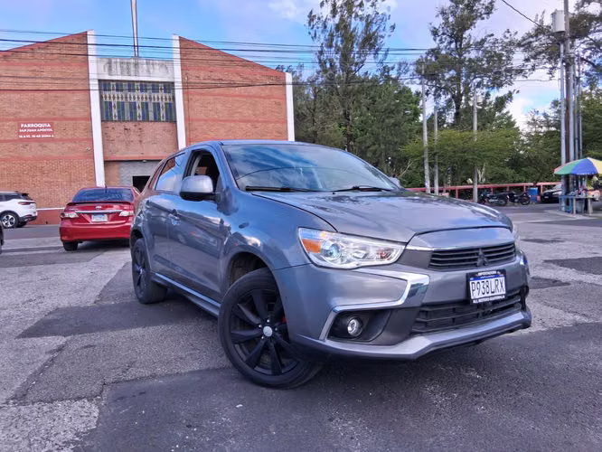 Linda Mitsubishi Outlander Sport 4x4 recién importada recibo vehiculo