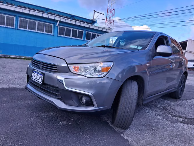 Linda Mitsubishi Outlander Sport 4x4 recién importada recibo vehiculo - Imagen 4