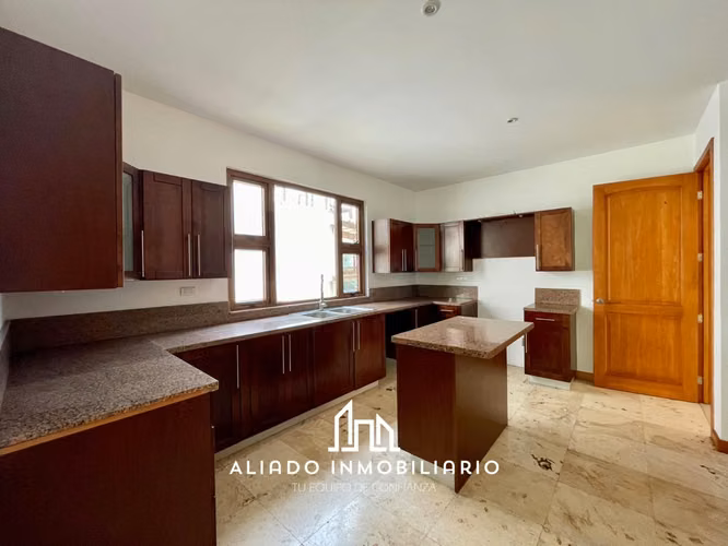 ALQUILO CASA EN ALTO VALLE DE 4 DORM CON LINDA VISTA - Imagen 4
