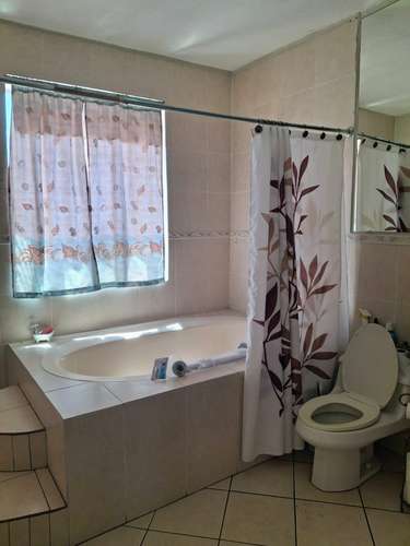 CASA EN VENTA EN LOMAS DEL PORTUGAL ZONA 1 DE MIXCO - Imagen 6