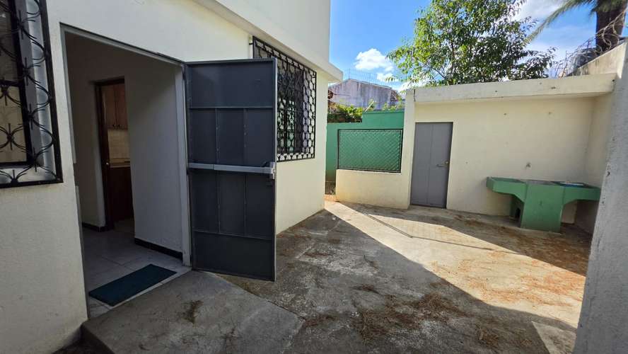 PROPIEDAD EN VENTA EN COLONIA EL MAESTRO ZONA 15 - Imagen 5