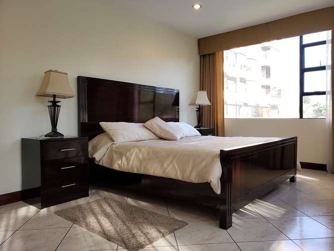 Apartamento amueblado en Zona 10 - Imagen 4