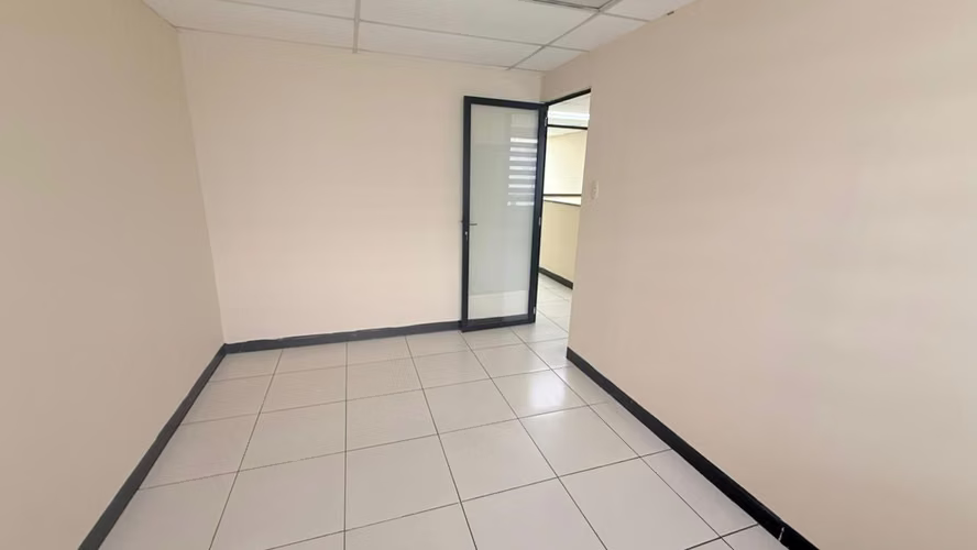 Oficina en Zona 10 - Miniatura 6