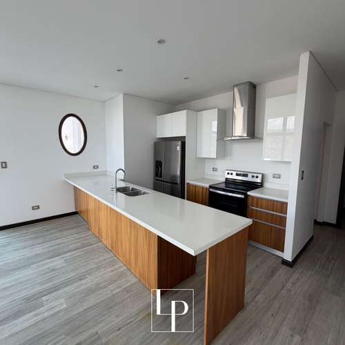 Amplio Apartamento con 2 Terrazas en Venta en Lirios 2 de Cayalá  - Imagen 3