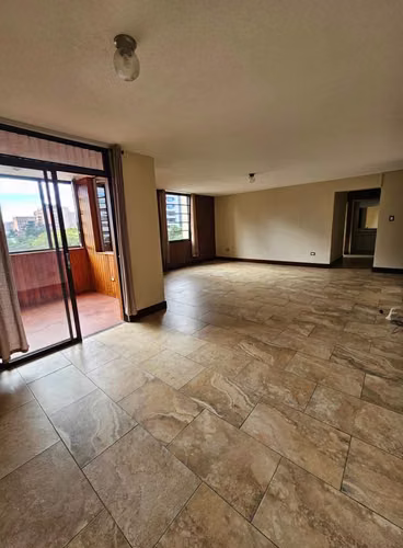 Zona 10 por Géminis apartamento grande en renta