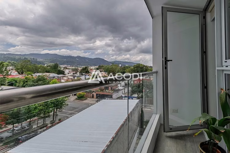 Apartamento en La Villa, Zona 14 - Miniatura 3