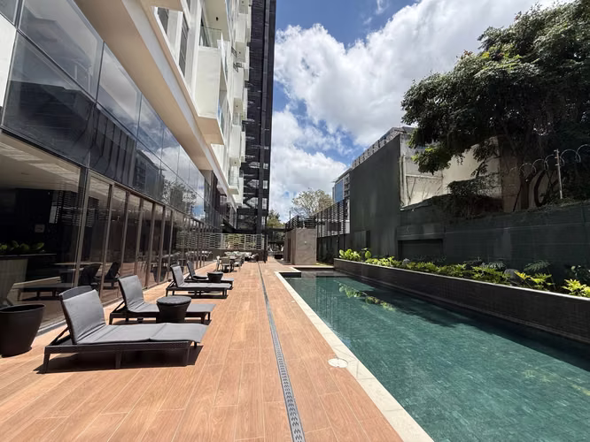 Rento apartamento en Zona 10 EDIFICIO NUEVO CON AMENIDADES DE LUJO - Imagen 1