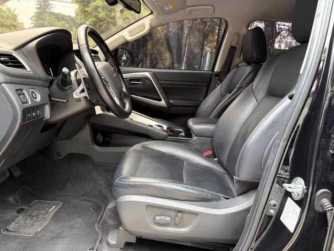 Mitsubishi Montero Sport de Agencia Modelo 2022