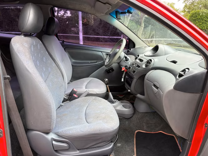 Toyota Yaris de Agencia Modelo 2003
