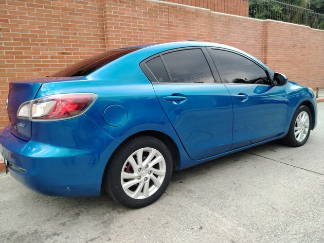 MAZDA 3i TOURING 2.0 - Imagen 4