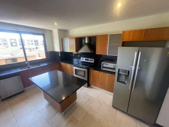 Rento apartamento en Oakland EDIFICIO EXCLUSIVO CERCA DE OAKLAND MALL - Imagen 8