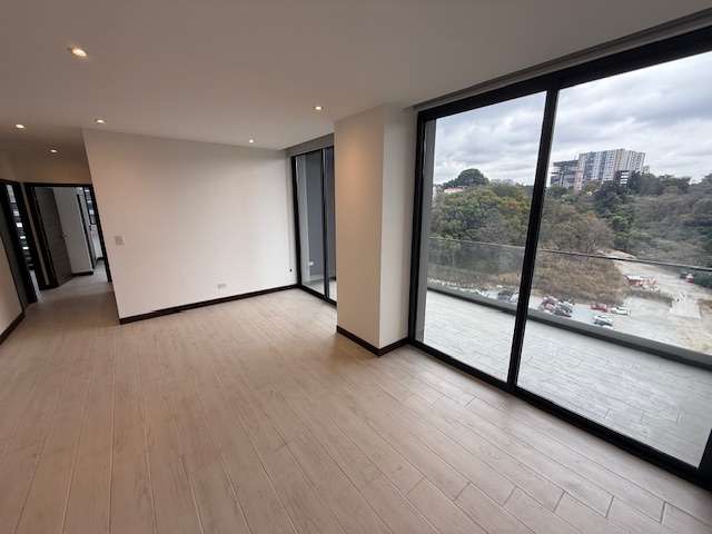 Rento apartamento en Zona 15 EDIFICIO SPAZIO, PISCINA, GYM, ROOFTOP - Imagen 10