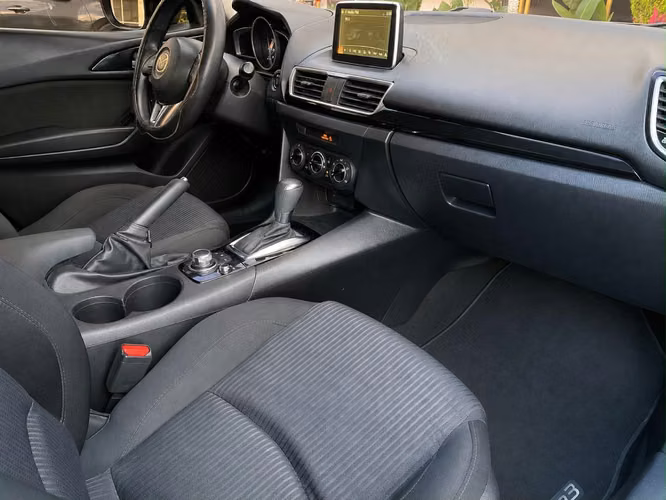 MAZDA 3 AÑO 2016, ÚNICO DUEÑO, EXCELENTES CONDICIONES  - Imagen 7