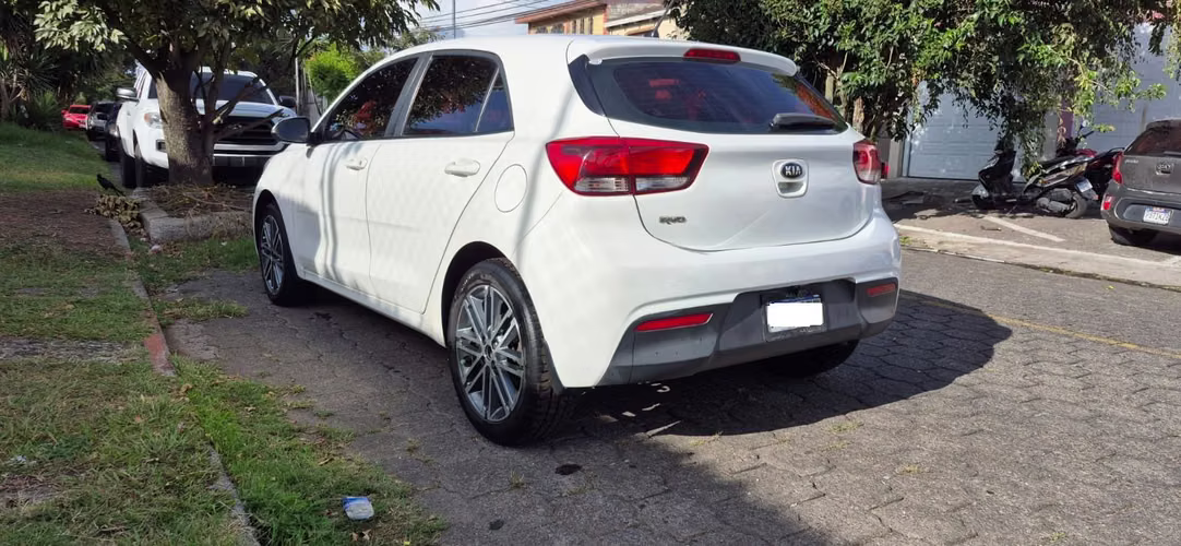 KIA RIO 2019 | MECÁNICO | DE AGENCIA - Imagen 3