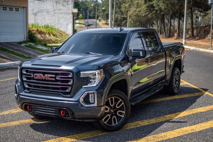 GMC SIERRA AT4 RECIBO VEHÍCULOS GANGA