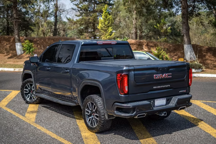 GMC SIERRA AT4 RECIBO VEHÍCULOS GANGA