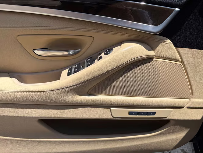 BMW 528i de Agencia Modelo 2013