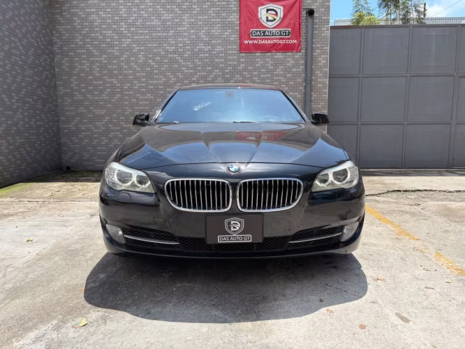 BMW 528i de Agencia Modelo 2013