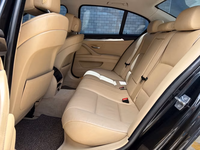 BMW 528i de Agencia Modelo 2013