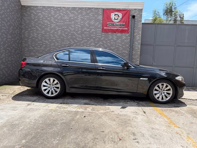 BMW 528i de Agencia Modelo 2013
