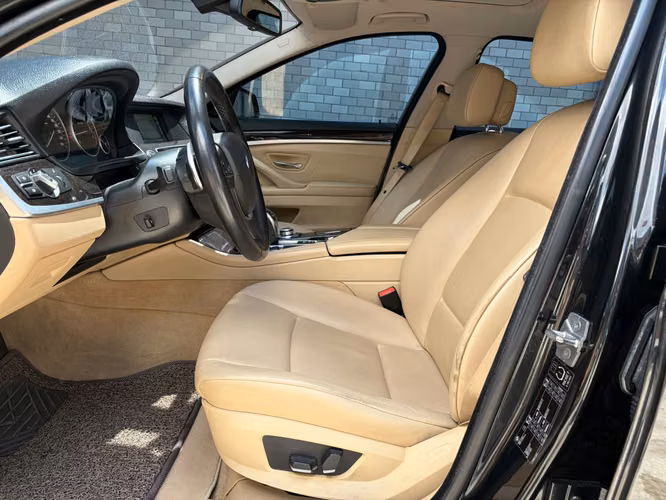 BMW 528i de Agencia Modelo 2013