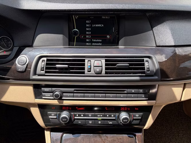 BMW 528i de Agencia Modelo 2013