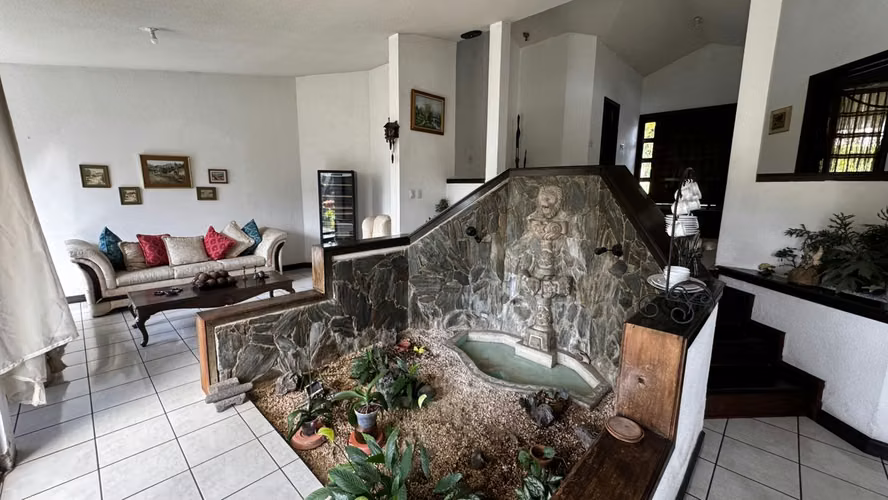 VENTA DE CASA EN SAN CRISTÓBAL, SECTOR A10 - Imagen 3