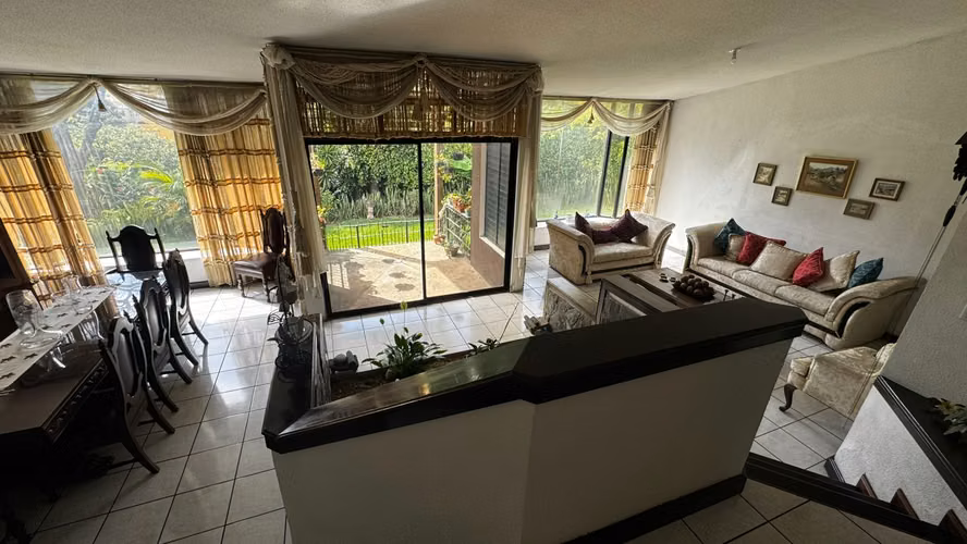 VENTA DE CASA EN SAN CRISTÓBAL, SECTOR A10 - Imagen 2