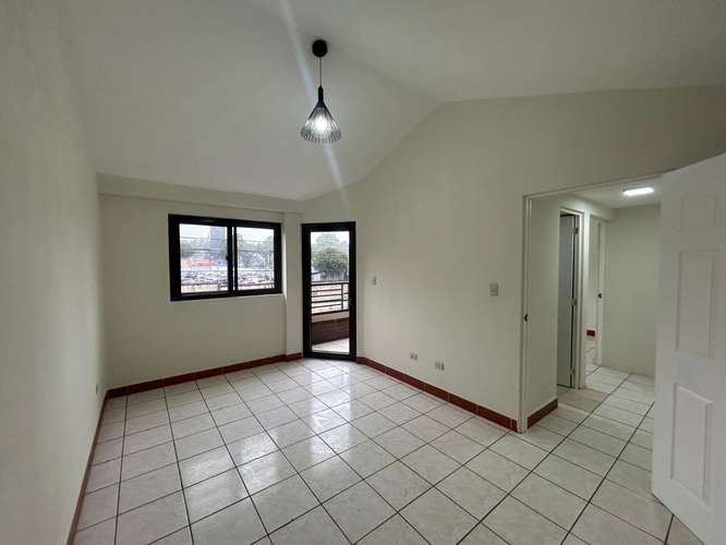 Amplio apartamento en colonia Mariscal zona 11 - Imagen 1