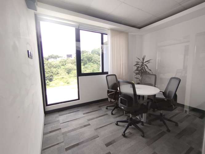 Oficina en Renta – InterNaranjo Empresarial, cerca de Condado Naranjo - Imagen 11