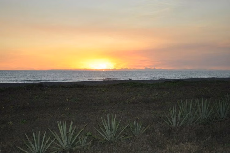 Venta de 2 terrenos juntos en la playa.