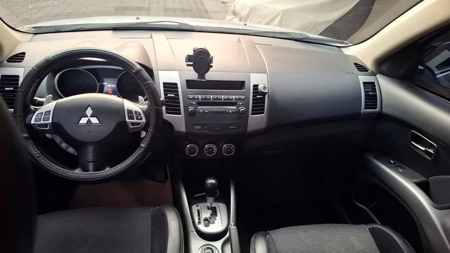 Automóvil en buen estado y funcionando al 100 - Imagen 7