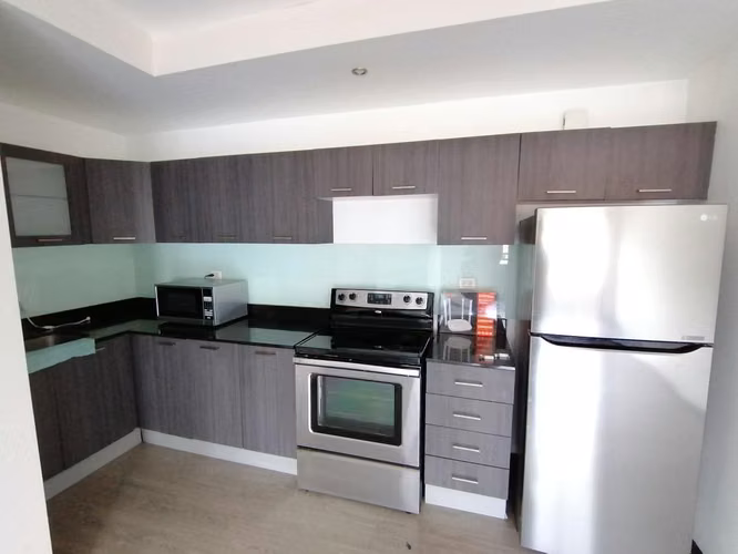 APARTAMENTO EN RENTA EN ZONA 10 EDIFICIO NEO - Miniatura 3