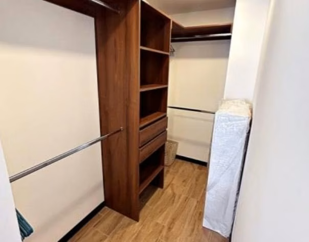APARTAMENTO AMUEBLADO EN RENTA – ESSENZA ZONA 13 | VISTA AL JARDÍN Y EQUIPADO | PV - Imagen 8