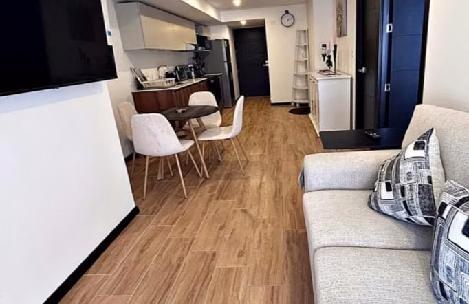APARTAMENTO AMUEBLADO EN RENTA – ESSENZA ZONA 13 | VISTA AL JARDÍN Y EQUIPADO | PV - Imagen 13